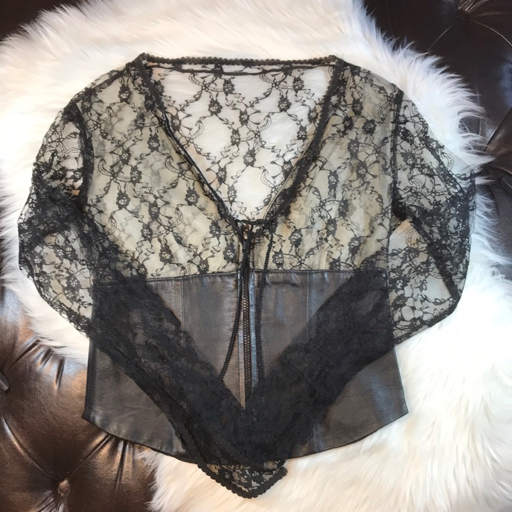 ✨HP✨Vintage Leather & Lace Top Gorgeous Cuffs! - Picture 1 of 16